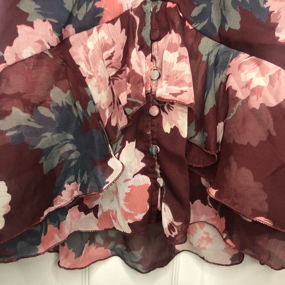 Abercrombie & Fitch Floral Ruffle V-Neck Shell Tank - Picture 7 of 10